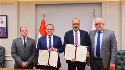 وزير العمل و«الغرف السياحية» يوقعان بروتوكولا لتنظيم أوضاع العمالة الأجنبية