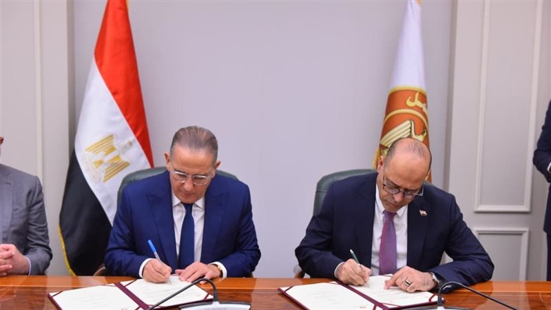 صورة من توقيع البروتوكول