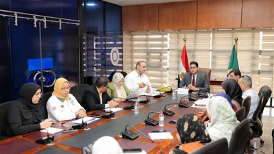 نائب محافظ الدقهلية يناقش ضوابط إصدار تراخيص المحال العامة ومعارض السيارات