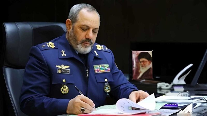 وزير الدفاع الإيراني عزیز نصیر زاده