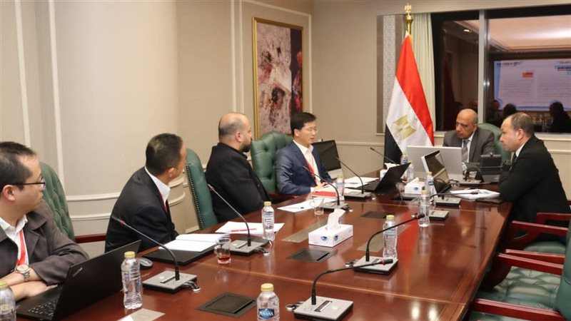 وزير الكهرباء والطاقة المتجددة