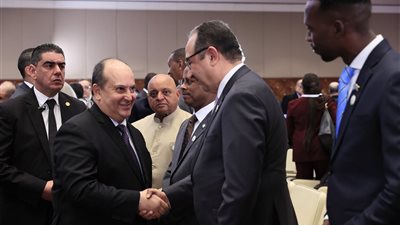 وزير قطاع الأعمال يلتقي الوزير الأول للجمهورية الجزائرية 