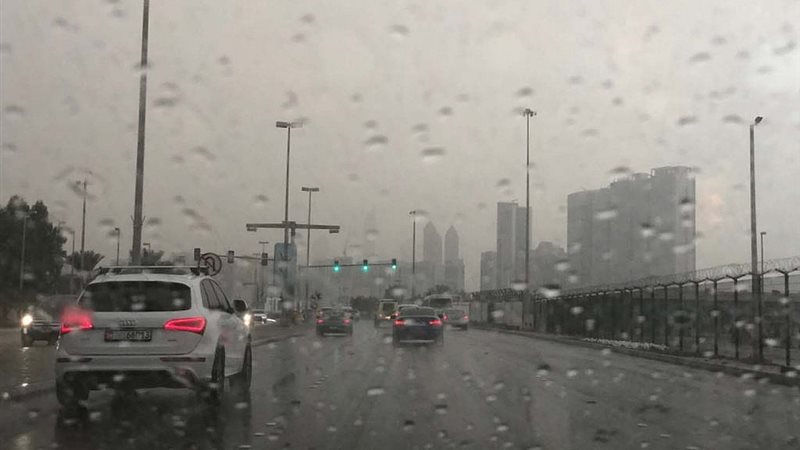 الشبورة والأمطار الخفيفة تهدد السائقين في مصر