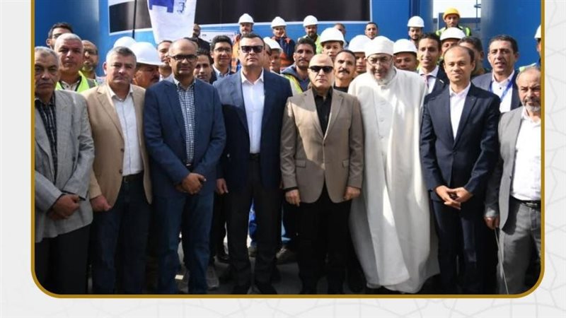  وزير الإسكان والمرافق