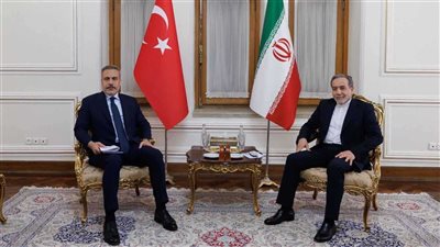 إيران وتركيا تتفقان على إنشاء خط سكك حديد استراتيجي يربط آسيا بأوروبا