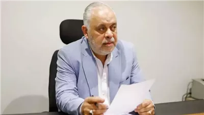 أشرف زكي عن شائعات 