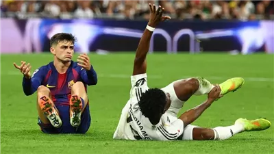 فليك يستعيد بيدري ويثق في الهجوم الثلاثي لحسم القمة أمام أتلتيكو مدريد