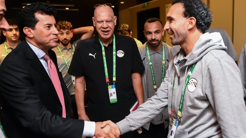 وزير الشباب والرياضة خلال لقاء بعثة المنتخب المصري
