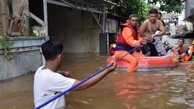ارتفاع حصيلة ضحايا الفيضانات في إندونيسيا إلى 631 قتيلاً.. وإجلاء مليون شخص وعزل مناطق كاملة