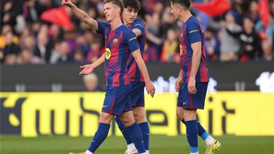فليك يعلن قائمة برشلونة لمواجهة أتلتيكو مدريد في 