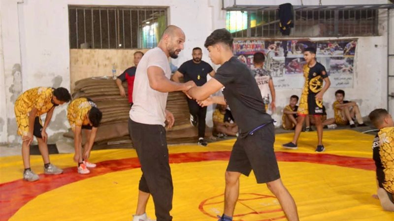 كرم جابر مع أبطال دمياط
