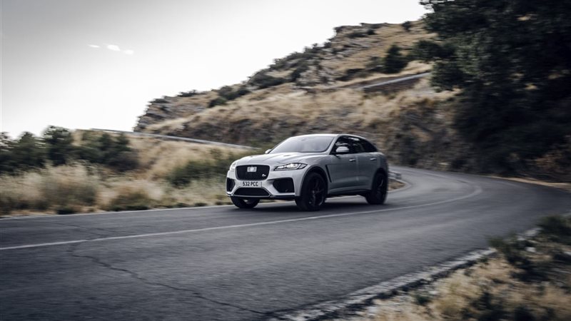جاكوار F-PACE 