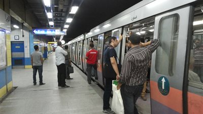 عطل مفاجئ يوقف حركة قطارات الخط الثاني لمترو الأنفاق وتكثيف جهود الإصلاح