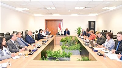 وزير الري يتابع أعمال وأنشطة 