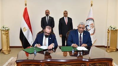 وزير الدولة للإنتاج الحربي يشهد مراسم توقيع عقود للتعاون المشترك في المجال العسكري