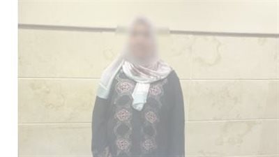 ضبط سيدة توزع مبالغ مالية على الناخبين لتوجيههم لانتخاب أحد المرشحين