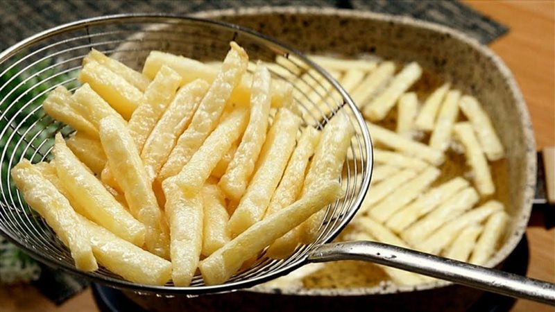 بطاطس مقلية 