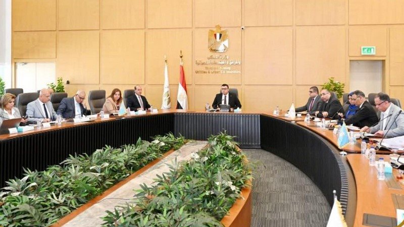 اجتماع وزير الإسكان