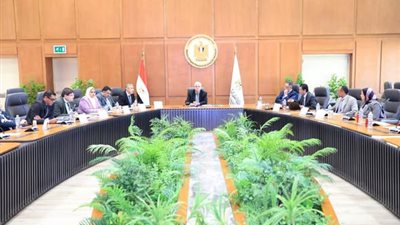 أيمن عاشور يترأس اجتماع مجلس إدارة صندوق المبتكرين ويكشف خطط دعم الشباب