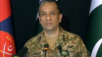 بعد هجومه على القائد.. الجيش الباكستاني يصف عمران خان بالمريض النفسي 