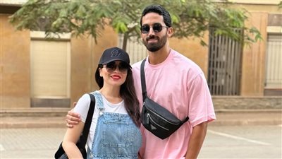 شكلنا حلو أوي النهاردة.. مي عز الدين تنشر صورة جديد مع زوجها أحمد تيمور