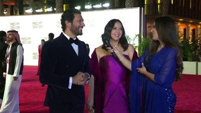 حسن الرداد وإيمي سمير غانم يبدعان في مهرجان البحر الأحمر السينمائي: “ملتقى ثقافي مميز”