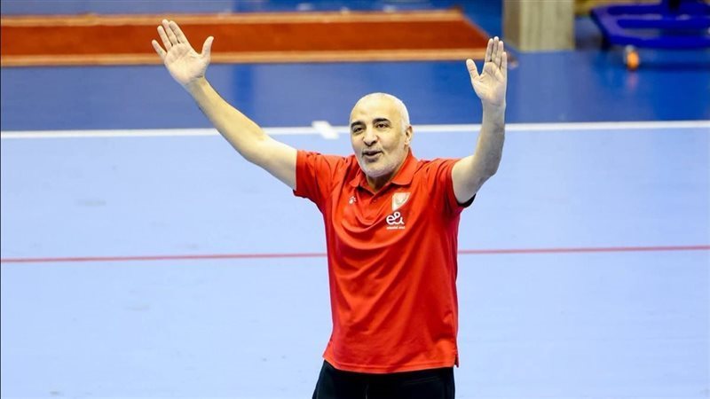 طارق خيري المدير الفني للفريق الأول لكرة السلة سيدات بالناد