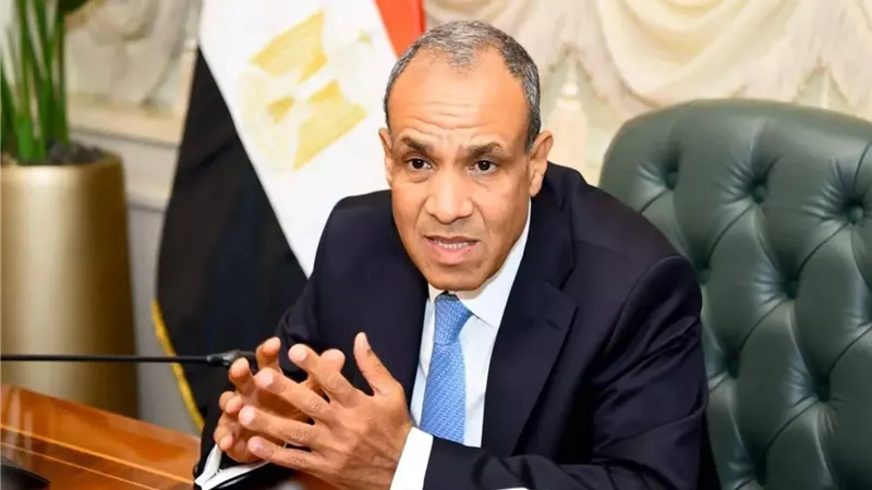  وزير الخارجية