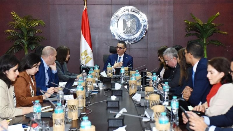 وزير الاستثمار والتجارة الخارجية