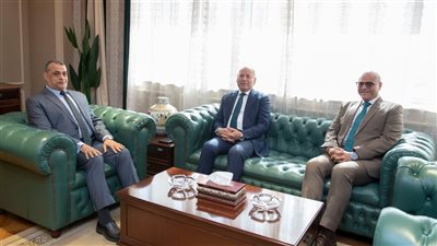 لتعزيز التعاون.. وزير الإنتاج الحربي يستقبل محافظيّ القاهرة والقليوبية