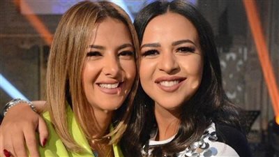 إيمي سمير غانم تنفي شائعة طلاق شقيقتها دنيا: احنا متعودين على كده