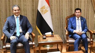 نقيب الإعلاميين يهنئ وزير الشباب بمناسبة اختياره رئيسا للجنة الحكومية الدولية للتربية 