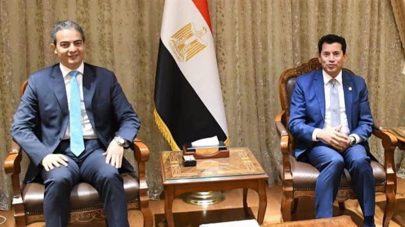 الدكتور أشرف صبحي والدكتور طارق سعده