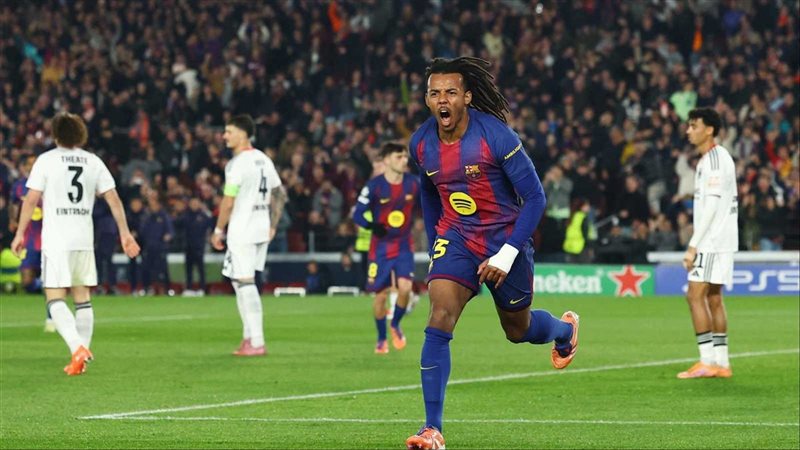 ملخص وأهداف مباراة برشلونة ضد آينتراخت فرانكفورت