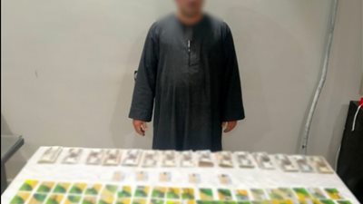 رشاوى انتخابية مكشوفة.. سقوط متهم بحوزته بطاقات تموين ومبالغ مالية!