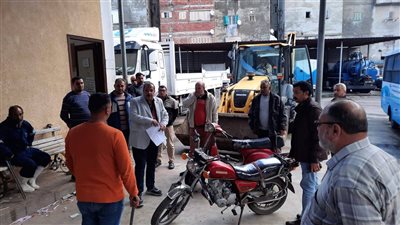رئيس مياه دمياط يتابع جراج معدات الصرف الصحي استعداداً لمواجهة التقلبات الجوية