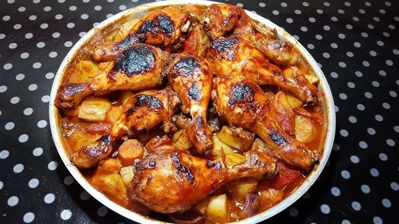 صينية البطاطس والجزر بالدبابيس المشوية