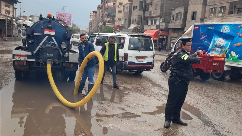 صورة أثناء رفع المياه