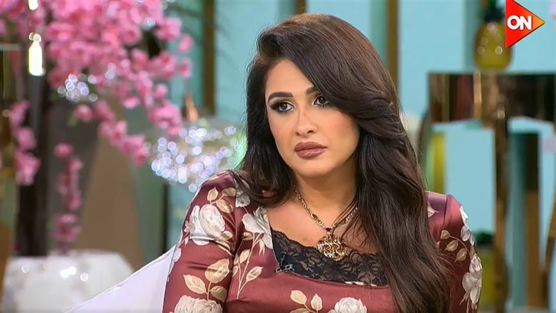 ياسمين عبد العزيز