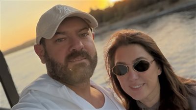  من بلد السحر والجمال..كندة علوش فى إطلالة نيلية بأسوان مع عمرو يوسف