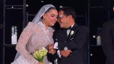 دموع الفرح وحدوتة العمر..وصية إنسانية مؤثرة من محمد هنيدي لابنته في ليلة زفافها