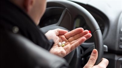 FDA تحذر: قائمة أدوية قد تؤثر على انتباهك أثناء القيادة
