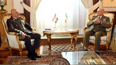 الفريق أحمد خليفة رئيس أركان حرب القوات المسلحة يعود إلى أرض الوطن بعد زيارته الرسمية لإيطاليا
