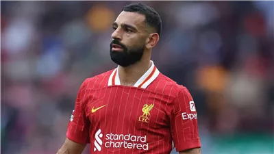 جماهير ليفربول تنتقد سلوت بعد استبدال محمد صلاح أمام جالاتا سراي