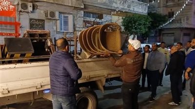 حملة مسائية مكبرة بحي وسط الإسكندرية: رفع 75 إشغالًا وإزالة الحواجز الحديدية 