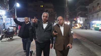 محافظ الغربية يعود لشارع الترعة بعد منتصف الليل ويتابع أعمال النظافة ميدانيًا