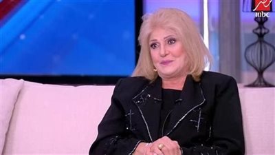 نجل جليلة محمود باكيا: حالة أمي حرجة ومفيش حد من الفنانين سأل عليها