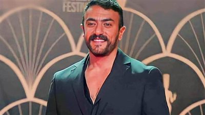 أحمد العوضي يحتفل بعيد ميلاده بتوزيع 300 ألف جنيه.. السر بـ«علي كلاي»