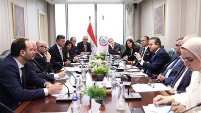 وزير الصحة يبحث تعزيز التعاون الاستثماري مع شركات إيطالية في القطاع الصحي