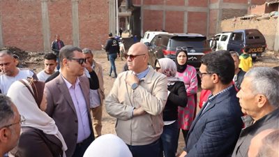 محافظ القليوبية يتفقد قرية المريج بشبين القناطر ويستمع لمشاكل المواطنين